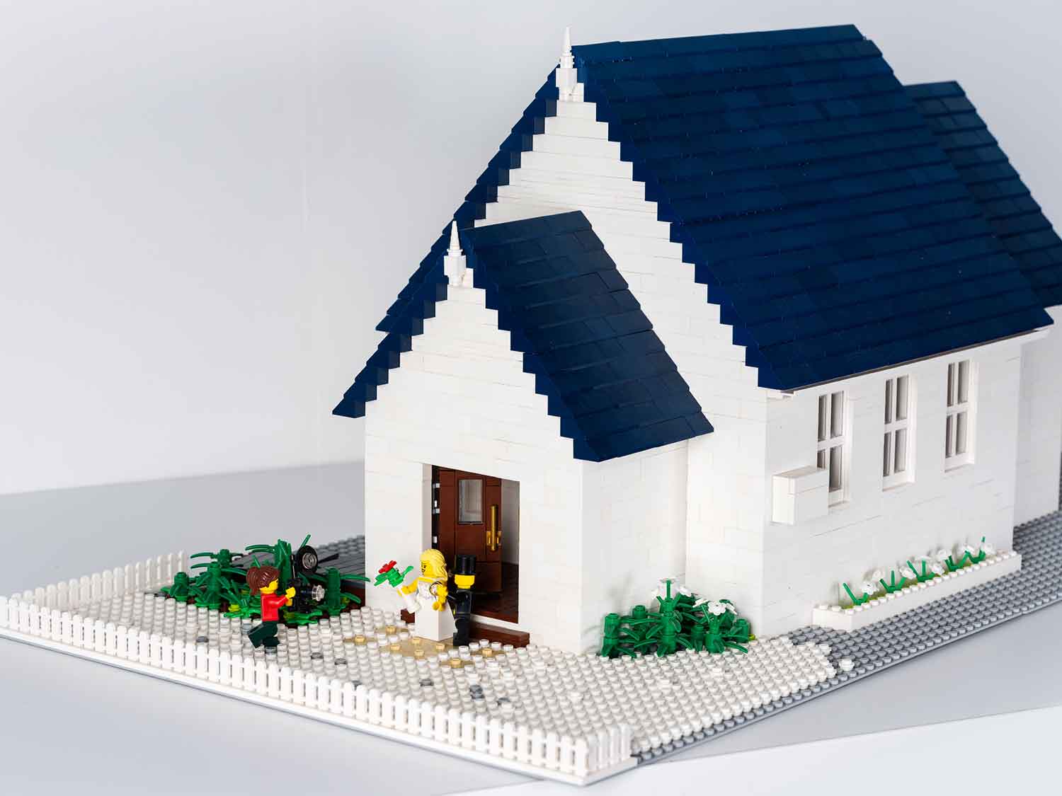 Little White Wedding Chapel MOC